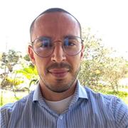 Profesor de Inglés. Licenciado en lenguas extranjeras de la Universidad de Antioquia con certificación internacional C1+. Con 16 años de experiencia enseñando en colegios, academias y universidades de Medellin a todas las edades. Clases en línea y a domic